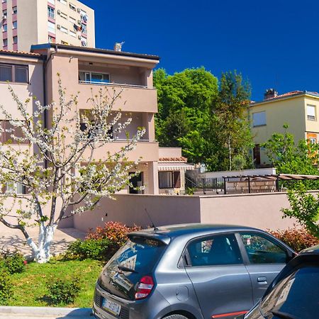 Ela Lägenhet Rijeka Exteriör bild